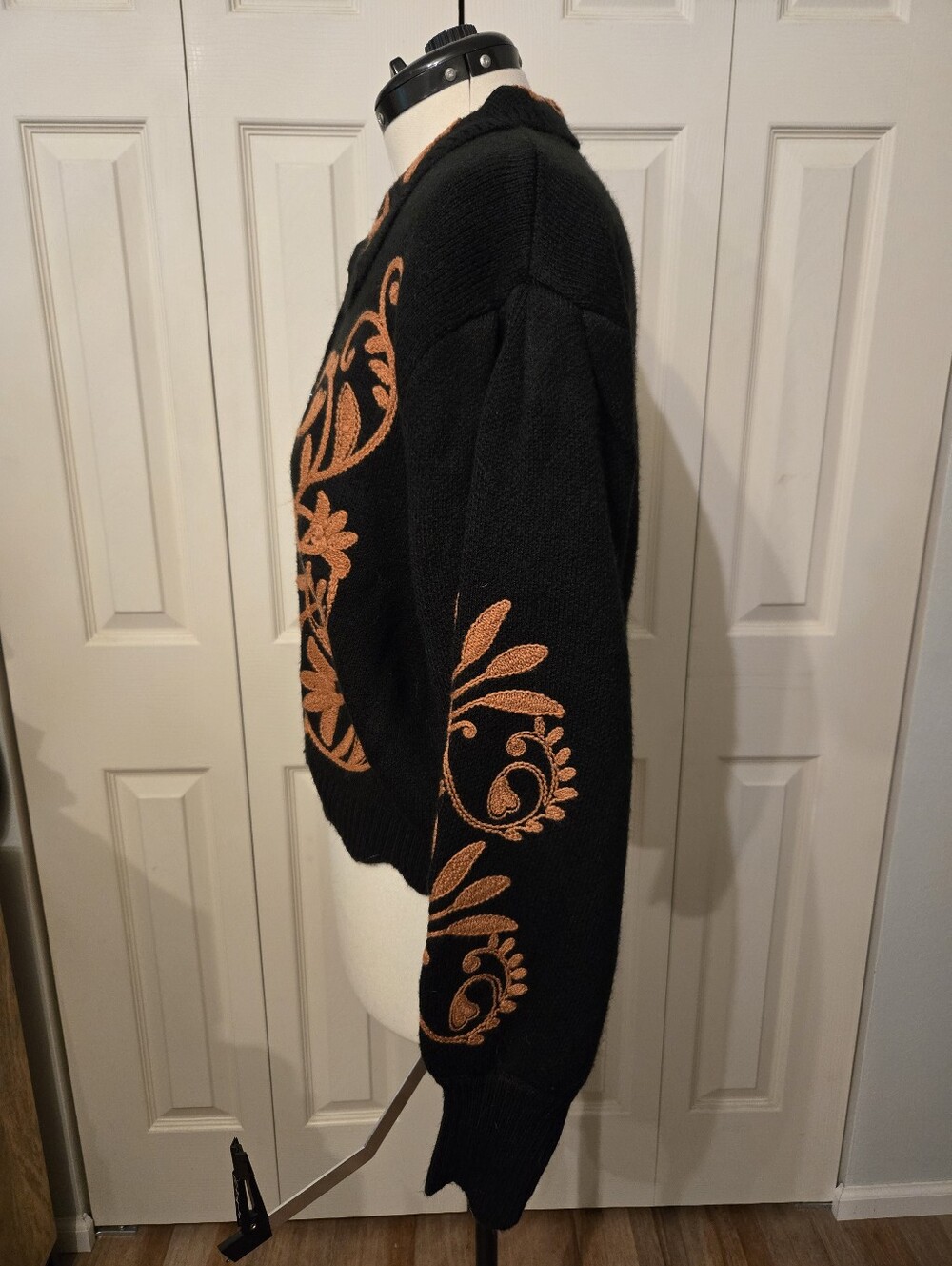 FARM Rio Sweater Size XL - Picture 2 of 10